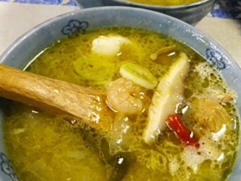 超簡単、グリーンカレーシーフードスープ